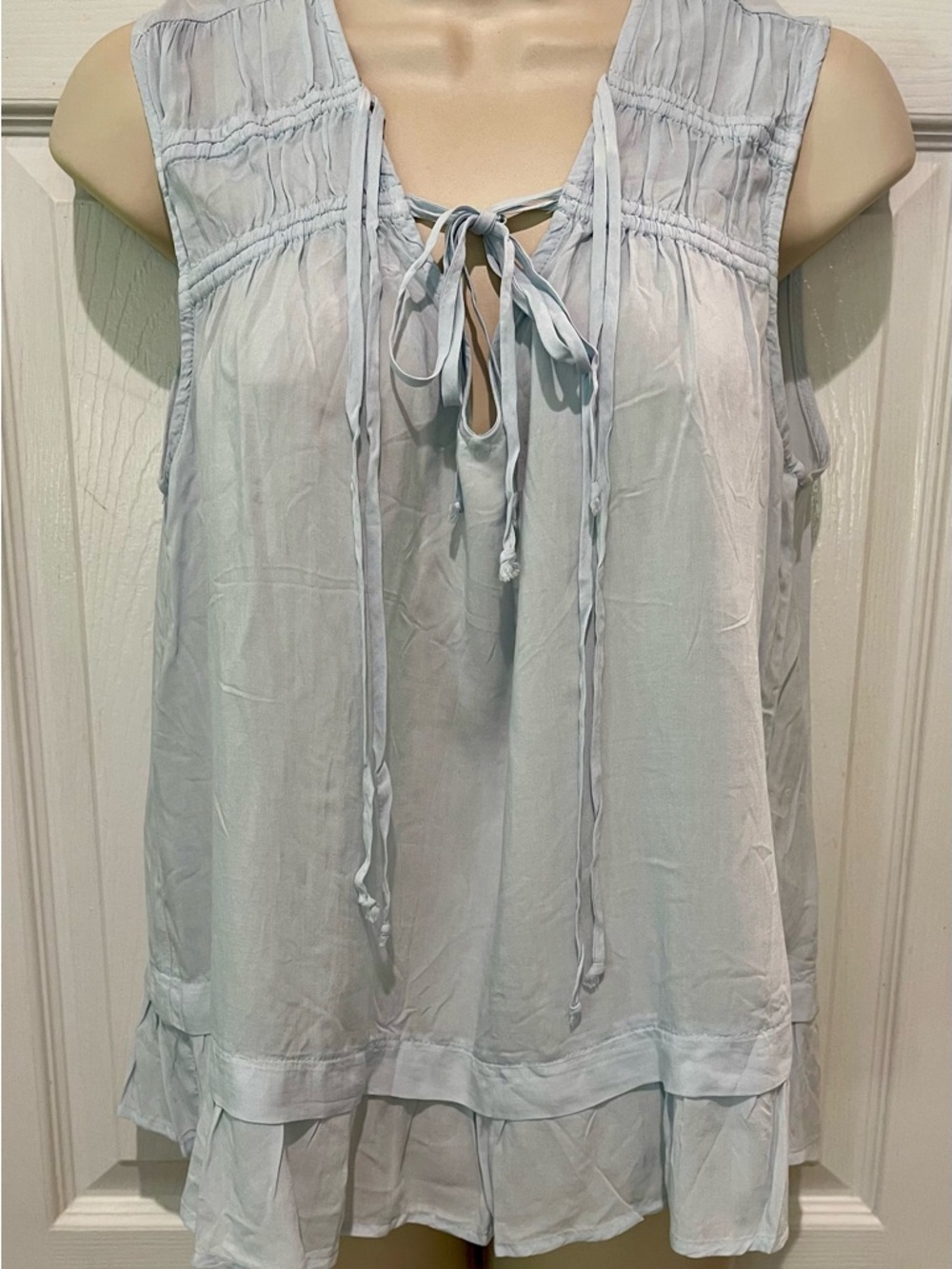 Velvet by Graham & Spencer Light Blue Tie-Front Top Size S